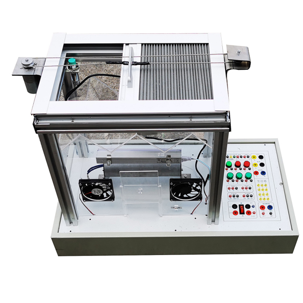 打破傳統(tǒng)教學(xué)模式，體驗互動式PLC實驗臺學(xué)習(xí)。(圖2)