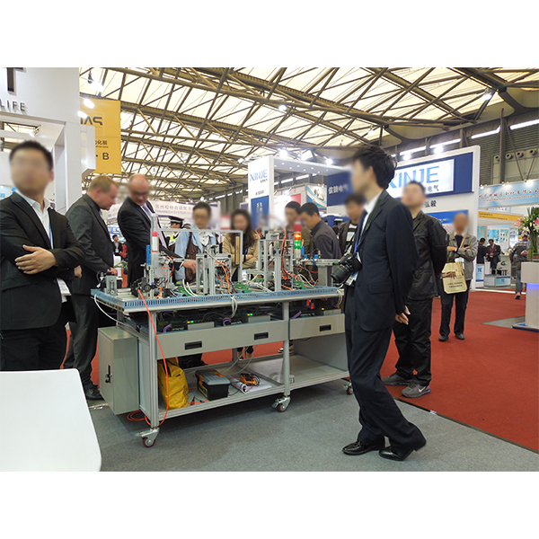 瞬間提升實驗效果,PLC實驗臺助你輕松掌握控制技術(shù)(圖1) 瞬間提升實驗效果,PLC實驗臺助你輕松掌握控制技術(shù)(圖1)