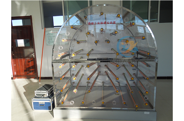 手把手教你挑選高性價比的電工實訓(xùn)臺!(圖1) 手把手教你挑選高性價比的電工實訓(xùn)臺!(圖1)